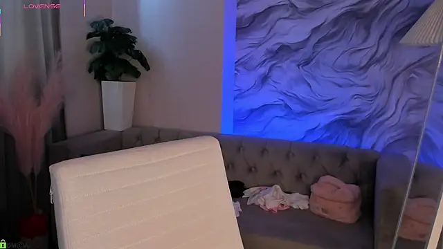 Aria Mila online show from 04.14.26