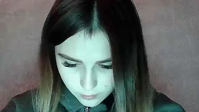 SweetLoraa online show from 11.11.25