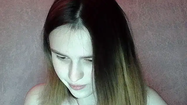 SweetLoraa online show from 12.13.25