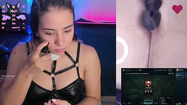 Snapshot of Aishelyng chatting on 10.30.25 Aishelyng online show from 10.30.25