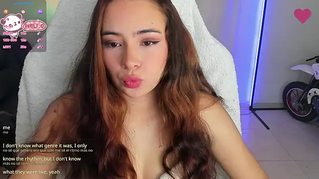 Snapshot of Aishelyng chatting on 11.23.25 Aishelyng online show from 11.23.25