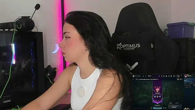 Snapshot of Aishelyng chatting on 03.03.26 Aishelyng online show from 03.03.26