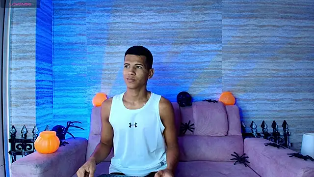 Snapshot of KingStark_ chatting on 10.16.25 KingStark online show from 10.16.25