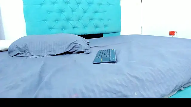 Snapshot of cris_dulce chatting on 11.30.25 cris dulce online show from 11.30.25