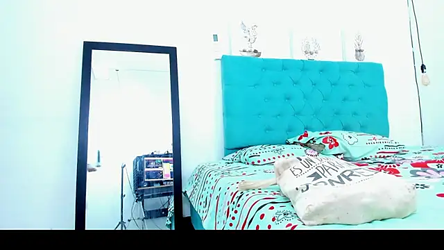 Snapshot of cris_dulce chatting on 12.01.25 cris dulce online show from 12.01.25