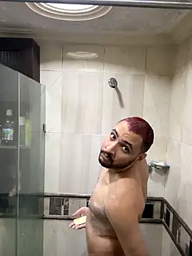 Snapshot of __Damian___ chatting on 09.15.25 Damian online show from 09.15.25