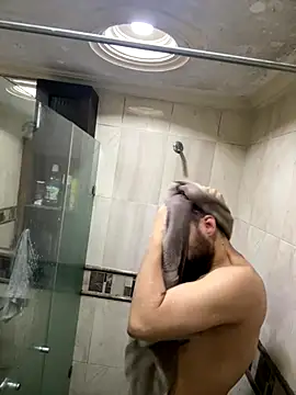 Snapshot of __Damian___ chatting on 10.02.25 Damian online show from 10.02.25