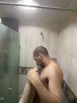 Snapshot of __Damian___ chatting on 10.18.25 Damian online show from 10.18.25