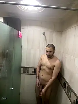 Snapshot of __Damian___ chatting on 11.25.25 Damian online show from 11.25.25