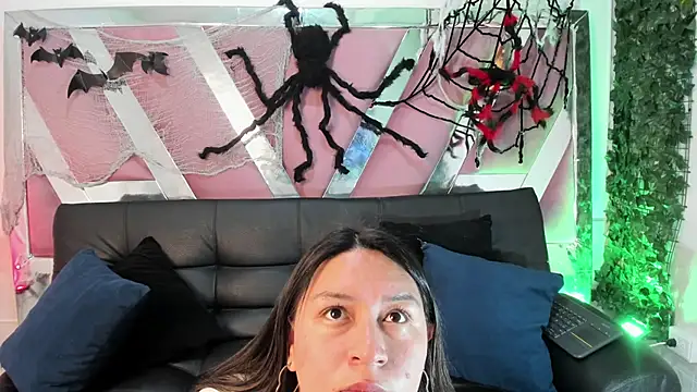 BellaRoux1 online show from 10.06.25