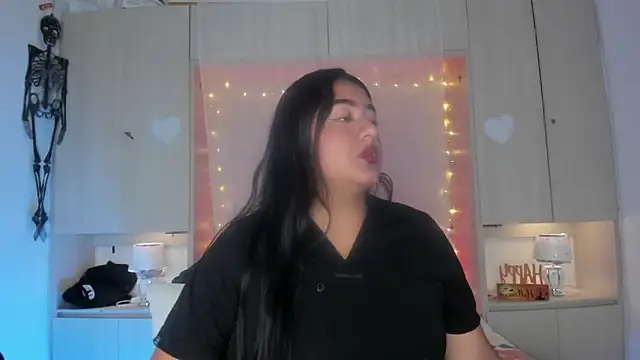 LilyWhitney online show from 10.26.25