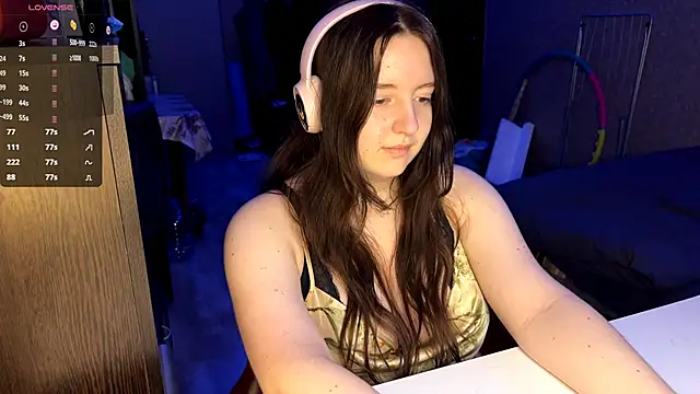 LauretteRagar online show from 10.24.25