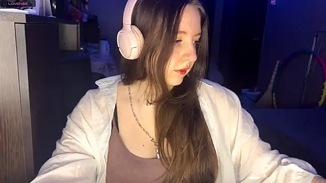 LauretteRagar online show from 11.24.25