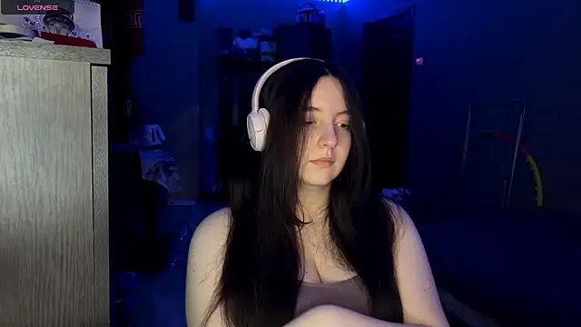 LauretteRagar online show from 12.17.25