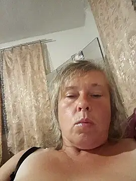 Snapshot of Catherine372311 chatting on 09.13.25 Catherine372311 online show from 09.13.25