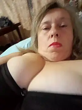 Snapshot of Catherine372311 chatting on 11.06.25 Catherine372311 online show from 11.06.25