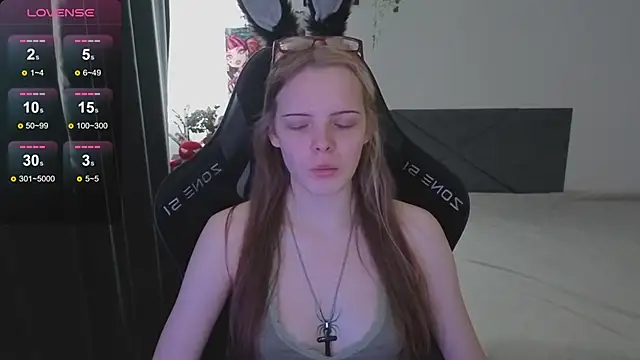 Luna Navy online show from 10.24.25