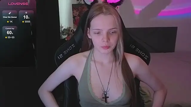 Luna Navy online show from 12.03.25