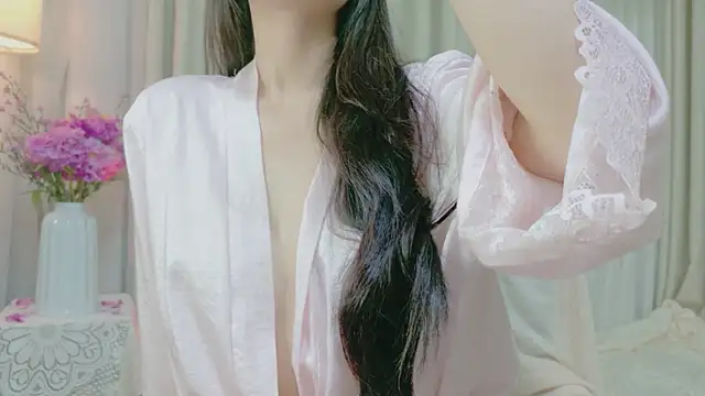 Snapshot of Vessi-babe chatting on 05.31.26 Vessi-babe online show from 05.31.26