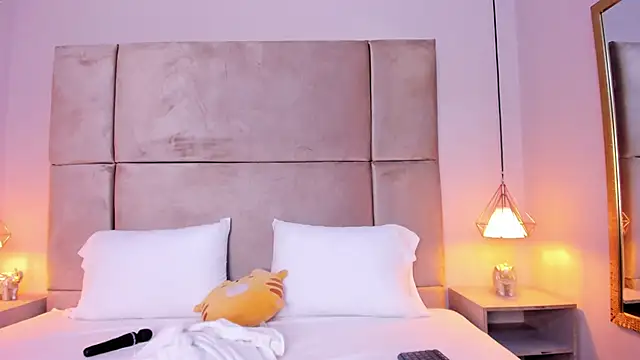 isabel sofiaa online show from 09.21.25