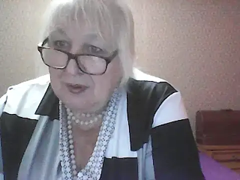 Alexia64231 online show from 10.17.25