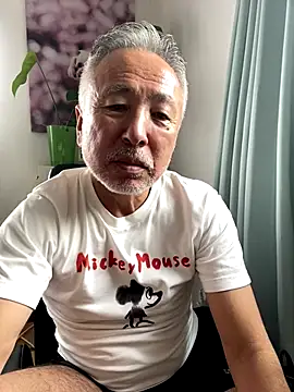 Snapshot of gholly2007 chatting on 09.18.25 gholly2007 online show from 09.18.25