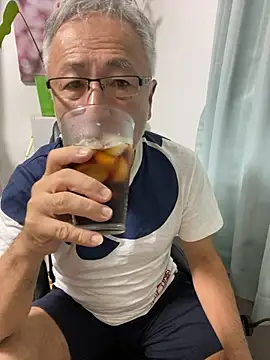 Snapshot of gholly2007 chatting on 09.21.25 gholly2007 online show from 09.21.25