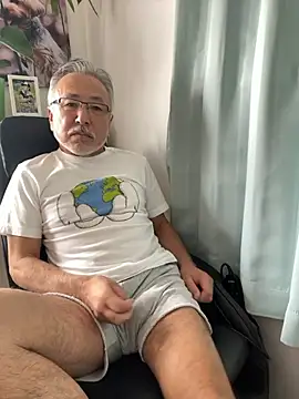 Snapshot of gholly2007 chatting on 10.12.25 gholly2007 online show from 10.12.25