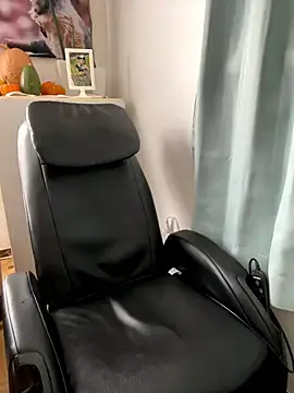 Snapshot of gholly2007 chatting on 10.25.25 gholly2007 online show from 10.25.25