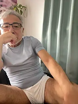 Snapshot of gholly2007 chatting on 11.09.25 gholly2007 online show from 11.09.25