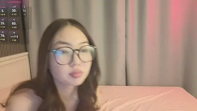 Snapshot of akino_hen chatting on 10.07.25 akino hen online show from 10.07.25