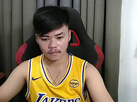 hot emman online show from 10.26.25