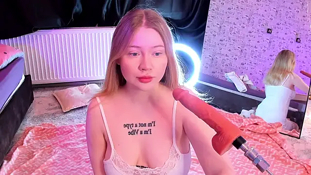 Lillie Berry online show from 01.10.26