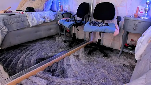 Yara Bliss  online show from 01.18.26