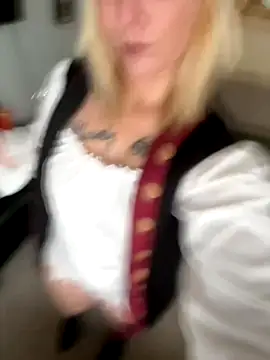 RhondaRump online show from 10.15.25