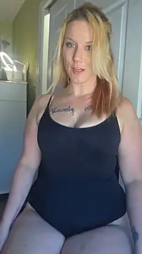 Snapshot of RhondaRump chatting on 06.15.26 RhondaRump online show from 06.15.26