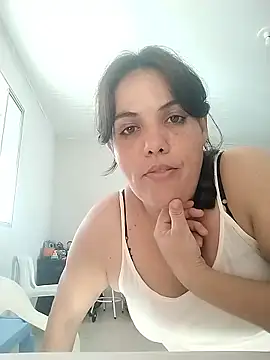 Snapshot of Bellapotencia1985 chatting on 01.13.26 Bellapotencia1985 online show from 01.13.26