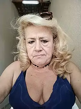 Snapshot of Belladama61 chatting on 09.16.25 Belladama61 online show from 09.16.25