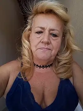 Snapshot of Belladama61 chatting on 09.17.25 Belladama61 online show from 09.17.25