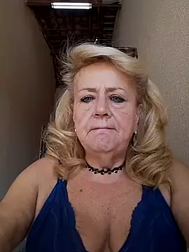 Snapshot of Belladama61 chatting on 09.22.25 Belladama61 online show from 09.22.25