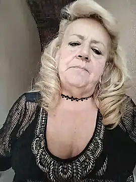 Snapshot of Belladama61 chatting on 09.27.25 Belladama61 online show from 09.27.25