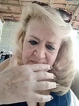 Snapshot of Belladama61 chatting on 10.13.25 Belladama61 online show from 10.13.25