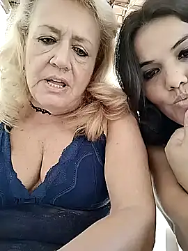 Snapshot of Belladama61 chatting on 10.17.25 Belladama61 online show from 10.17.25