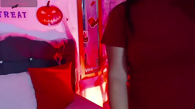 SamantaSweett  online show from 10.16.25