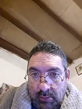 Snapshot of Jouons-ensembles2 chatting on 11.23.25 Jouons-ensembles2 online show from 11.23.25