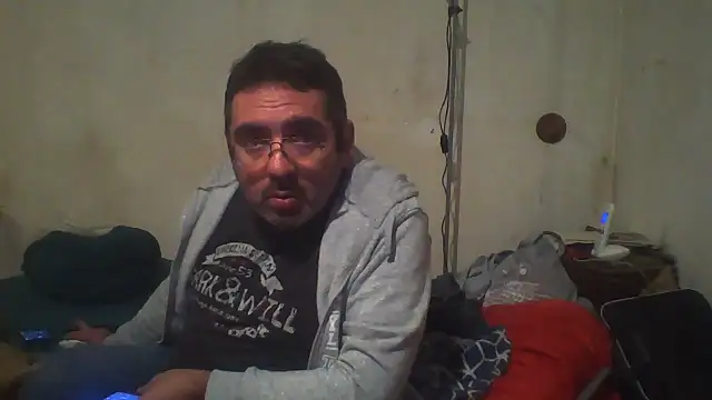 Snapshot of Jouons-ensembles2 chatting on 12.01.25 Jouons-ensembles2 online show from 12.01.25