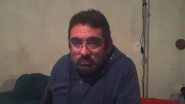 Snapshot of Jouons-ensembles2 chatting on 12.20.25 Jouons-ensembles2 online show from 12.20.25