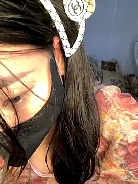 Snapshot of Samcutes chatting on 10.29.25 Samcutes online show from 10.29.25