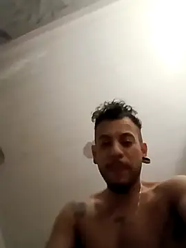 Snapshot of sou_elmaia chatting on 10.19.25 sou elmaia online show from 10.19.25