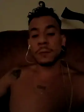 Snapshot of sou_elmaia chatting on 11.09.25 sou elmaia online show from 11.09.25